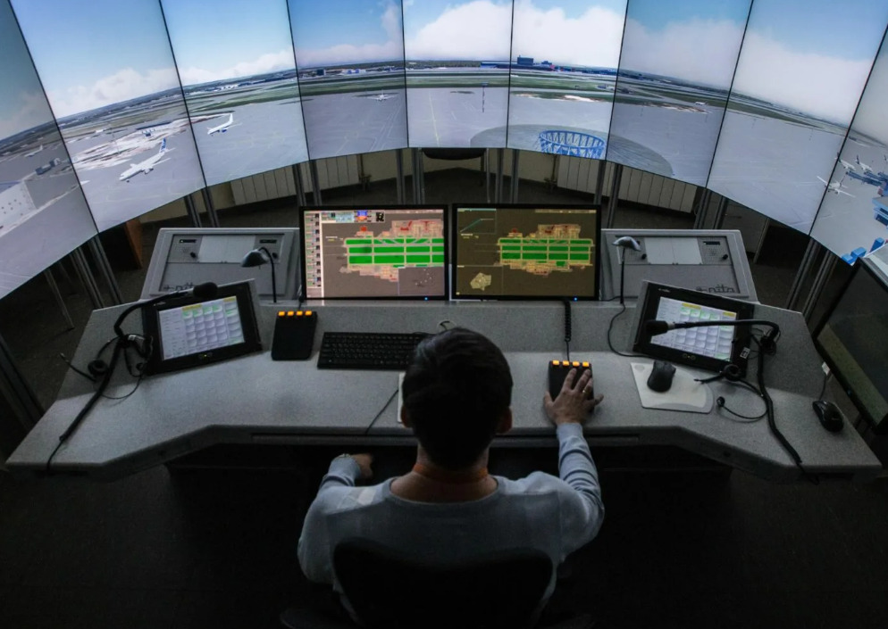 Профессия авиадиспетчер: обучение, требования и перспективы